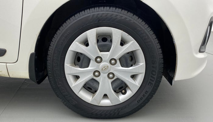 2015 Hyundai Grand i10 SPORTZ 1.2 KAPPA VTVT, Petrol, Manual, 60,794 km, Right Front Wheel