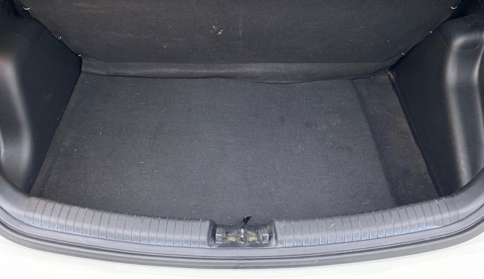 2015 Hyundai Grand i10 SPORTZ 1.2 KAPPA VTVT, Petrol, Manual, 60,794 km, Boot Inside