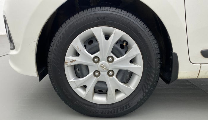2015 Hyundai Grand i10 SPORTZ 1.2 KAPPA VTVT, Petrol, Manual, 60,794 km, Left Front Wheel