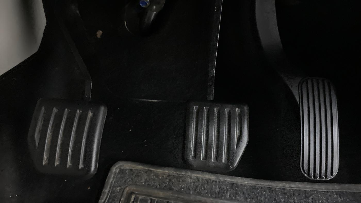 2021 Tata Safari XT+2.0 KRYOTEC, Diesel, Manual, 15,959 km, Pedals