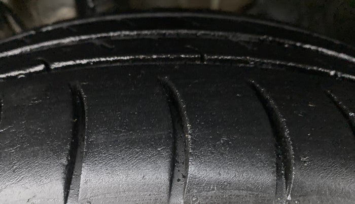2018 Tata Tiago XZ PETROL, CNG, Manual, 79,688 km, Left Front Tyre Tread