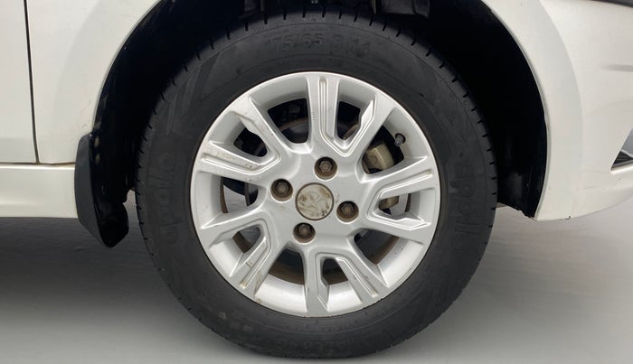 2018 Tata Tiago XZ PETROL, CNG, Manual, 79,688 km, Right Front Wheel