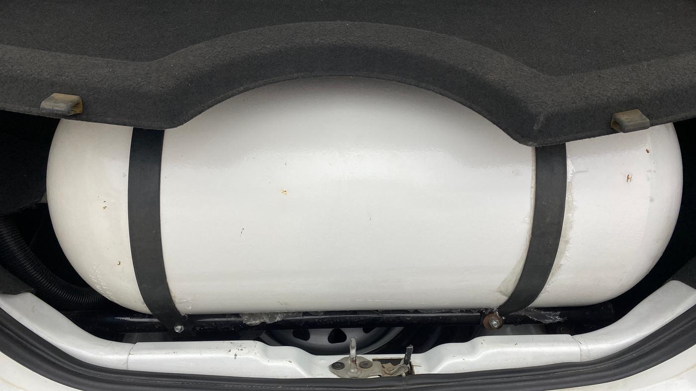 2018 Tata Tiago XZ PETROL, CNG, Manual, 79,688 km, Boot Inside