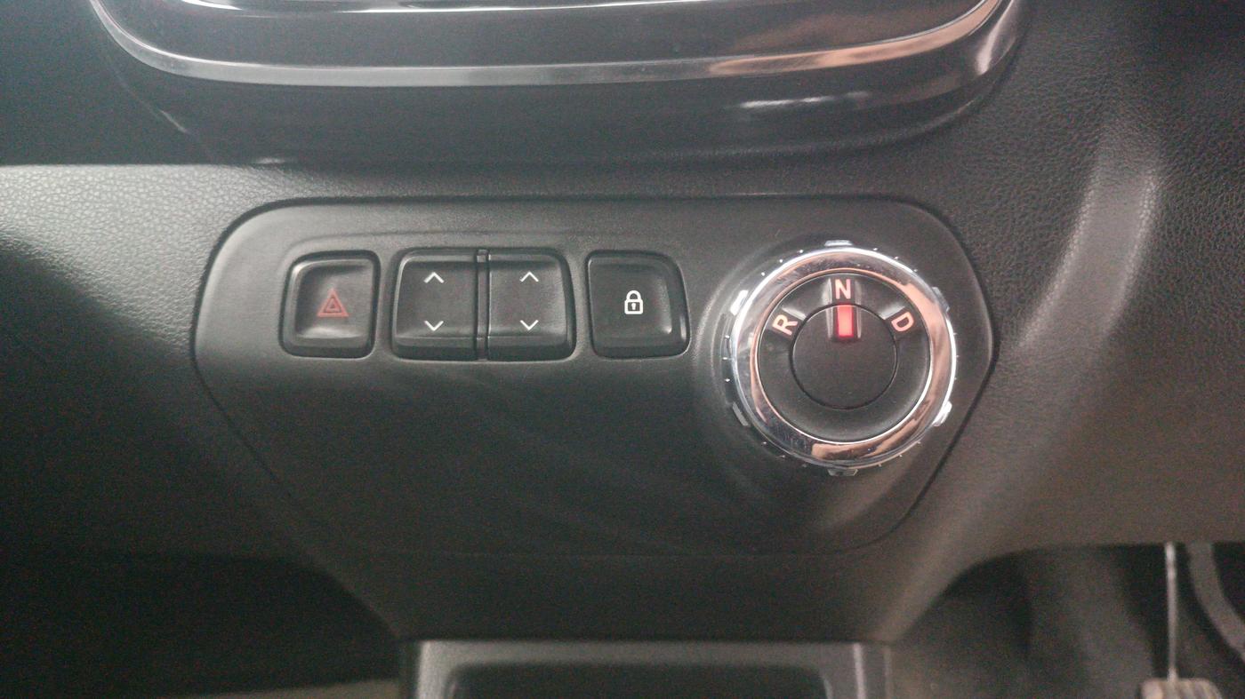 2017 Renault Kwid RXT 1.0 AMT, Petrol, Automatic, 15,755 km, Gear Lever