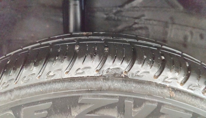 2019 Honda Amaze 1.2L I-VTEC S, Petrol, Manual, 1,02,175 km, Right Rear Tyre Tread