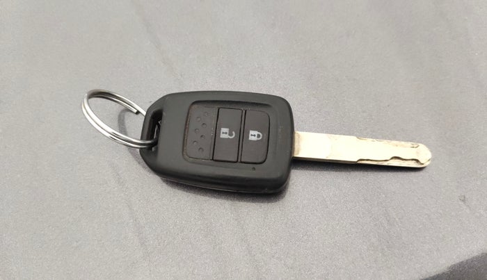 2019 Honda Amaze 1.2L I-VTEC S, Petrol, Manual, 1,02,175 km, Key Close Up