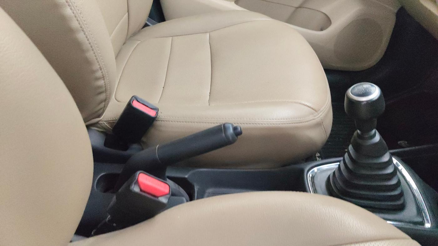 2019 Honda Amaze 1.2L I-VTEC S, Petrol, Manual, 1,02,175 km, Gear Lever