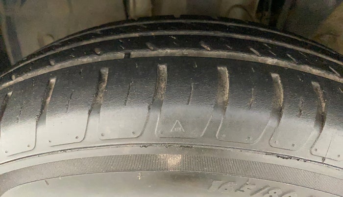 2019 Renault TRIBER RXL MT, Petrol, Manual, 50,945 km, Left Front Tyre Tread