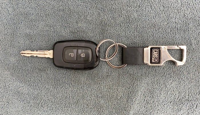 2019 Renault TRIBER RXL MT, Petrol, Manual, 50,945 km, Key Close Up