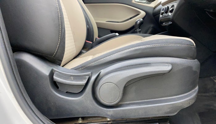 2018 Hyundai Elite i20 SPORTZ 1.2, CNG, Manual, 47,714 km, Driver Side Adjustment Panel