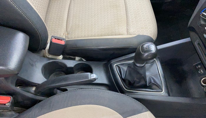 2018 Hyundai Elite i20 SPORTZ 1.2, CNG, Manual, 47,714 km, Gear Lever