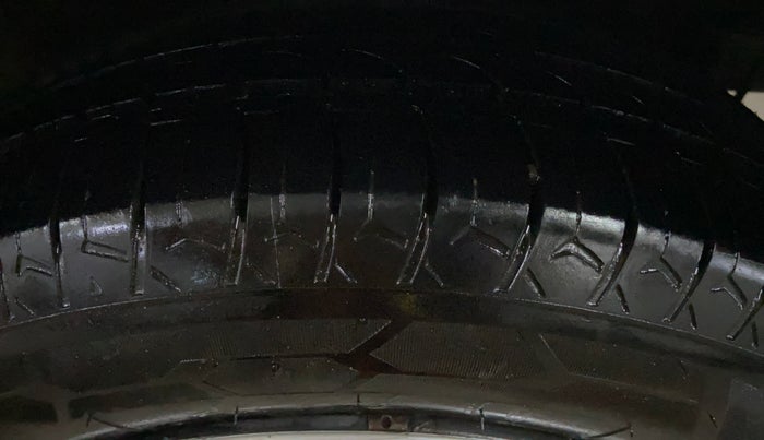 2018 Hyundai Grand i10 SPORTZ 1.2 KAPPA VTVT, CNG, Manual, 44,362 km, Left Rear Tyre Tread