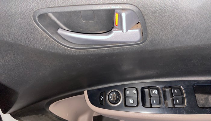 2018 Hyundai Grand i10 SPORTZ 1.2 KAPPA VTVT, CNG, Manual, 44,362 km, Driver Side Door Panels Control