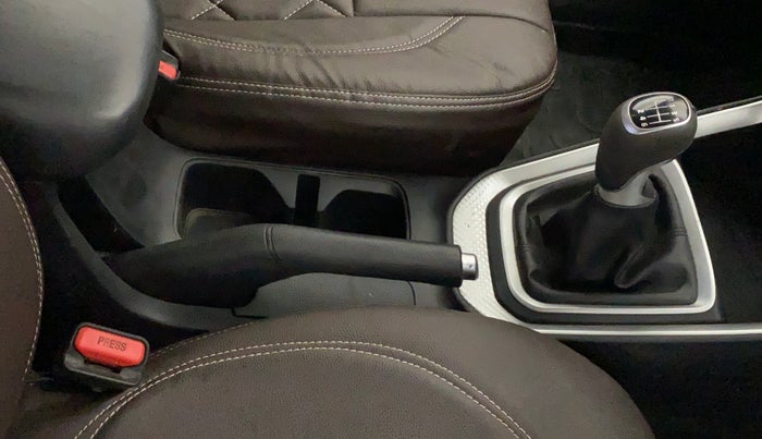 2020 KIA SONET HTX 1.5, Diesel, Manual, 84,739 km, Gear Lever