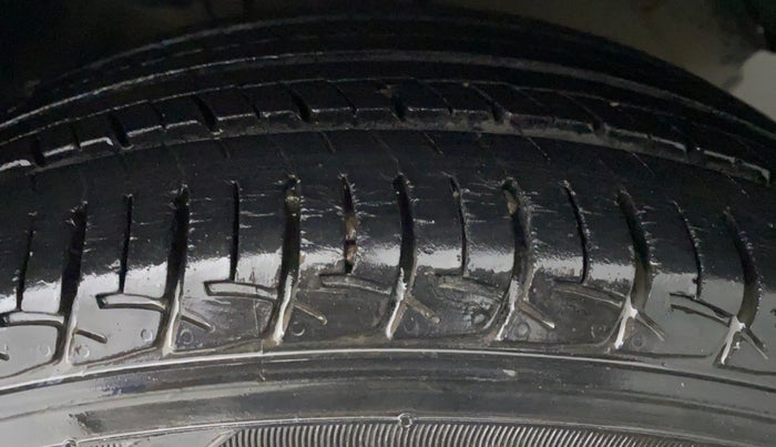 2016 Maruti Baleno DELTA PETROL 1.2, Petrol, Manual, 33,099 km, Left Rear Tyre Tread