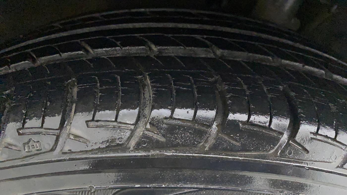 2016 Maruti Baleno DELTA PETROL 1.2, Petrol, Manual, 33,099 km, Right Rear Tyre Tread