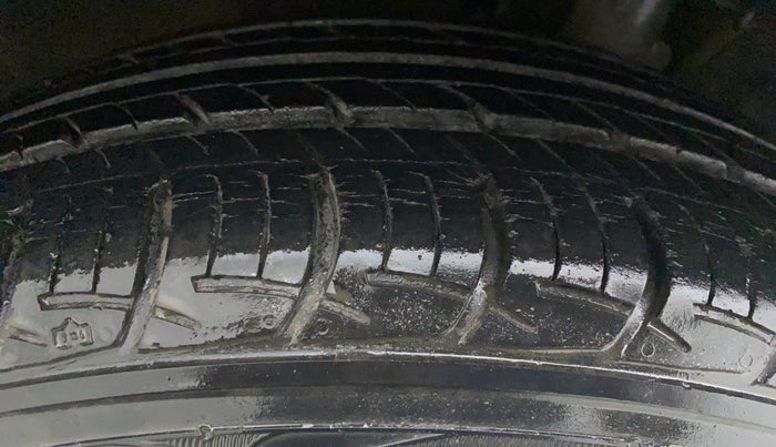 2016 Maruti Baleno DELTA PETROL 1.2, Petrol, Manual, 33,099 km, Right Rear Tyre Tread