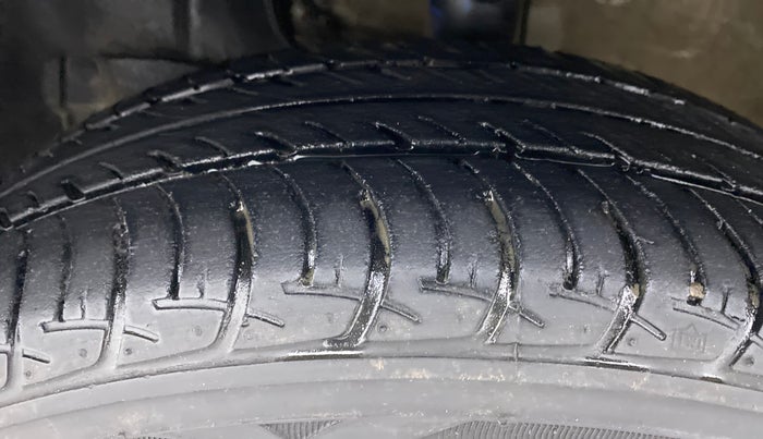 2019 Maruti New Wagon-R VXI 1.0, Petrol, Manual, 21,417 km, Left Front Tyre Tread