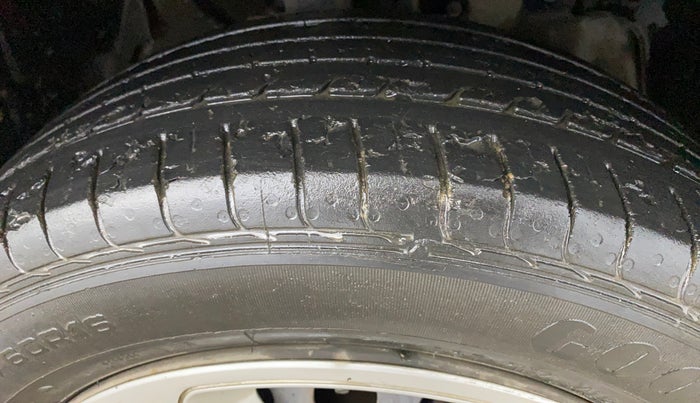 2020 Tata NEXON XM PETROL, Petrol, Manual, 70,532 km, Right Front Tyre Tread