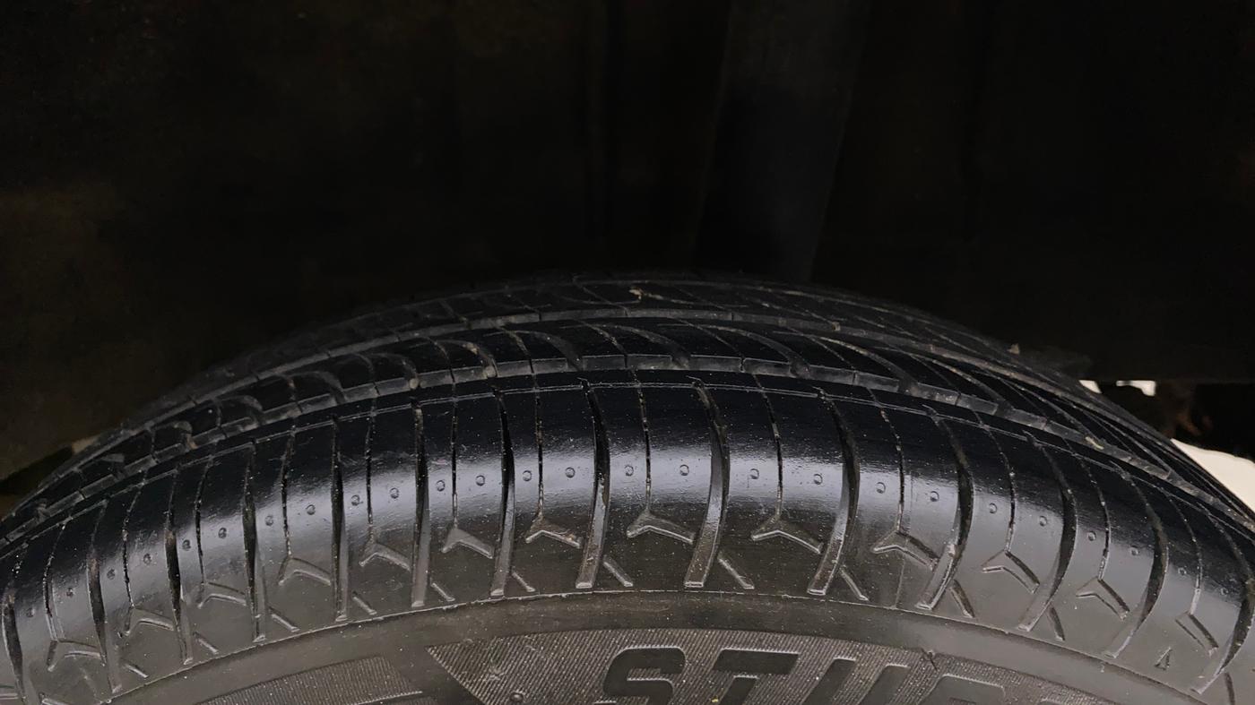 2016 Renault Kwid RXT 0.8, Petrol, Manual, 54,429 km, Left Rear Tyre Tread