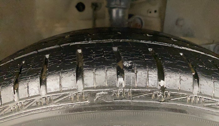 2012 Honda Brio S MT, Petrol, Manual, 55,009 km, Right Front Tyre Tread