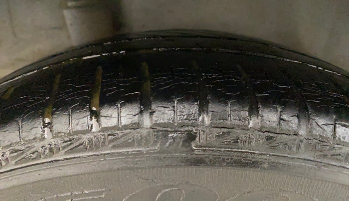 2012 Honda Brio S MT, Petrol, Manual, 55,009 km, Right Rear Tyre Tread