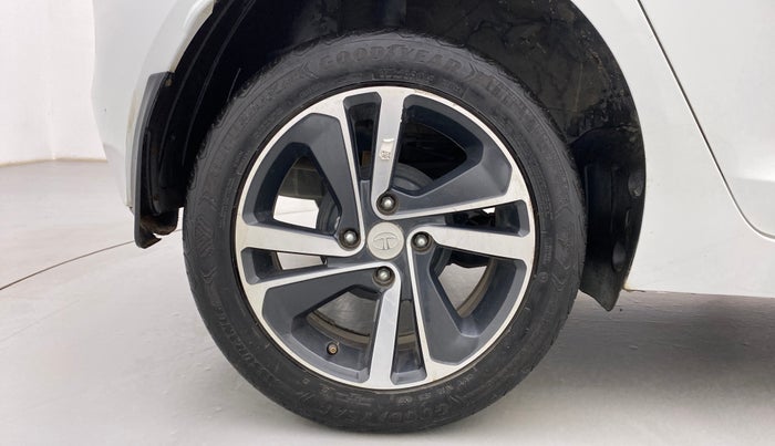 2021 Tata ALTROZ XZ DIESEL, Diesel, Manual, 46,762 km, Right Rear Wheel