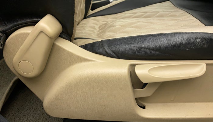 2019 Volkswagen Ameo HIGHLINE PLUS 1.5L AT 16 ALLOY, Diesel, Automatic, 67,945 km, Driver Side Adjustment Panel