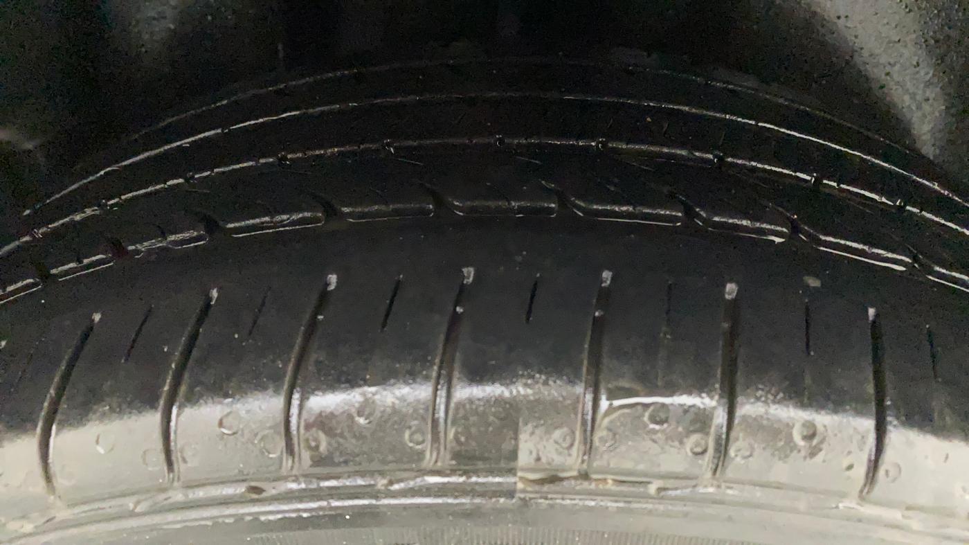 2019 Volkswagen Ameo HIGHLINE PLUS 1.5L AT 16 ALLOY, Diesel, Automatic, 67,945 km, Right Rear Tyre Tread