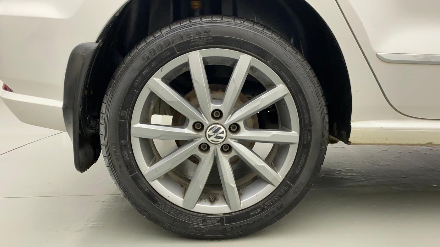 2019 Volkswagen Ameo HIGHLINE PLUS 1.5L AT 16 ALLOY, Diesel, Automatic, 67,945 km, Right Rear Wheel