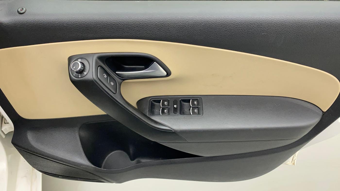2019 Volkswagen Ameo HIGHLINE PLUS 1.5L AT 16 ALLOY, Diesel, Automatic, 67,945 km, Driver Side Door Panels Control