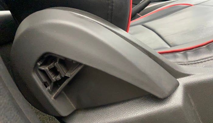 2015 Ford New Figo TREND 1.5L DIESEL, Diesel, Manual, 1,17,596 km, Driver Side Adjustment Panel