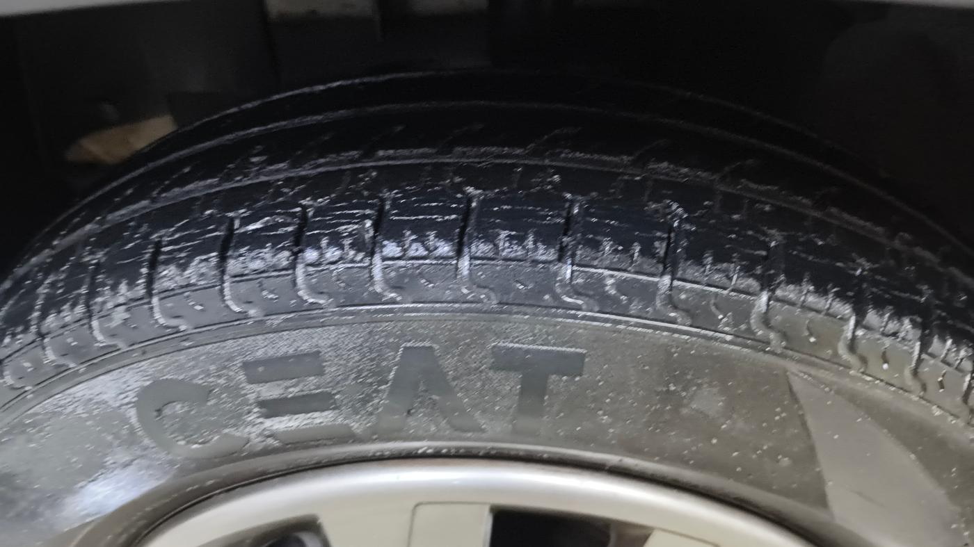 2017 Renault Kwid RXT 1.0 AMT, Petrol, Automatic, 39,054 km, Left Front Tyre Tread