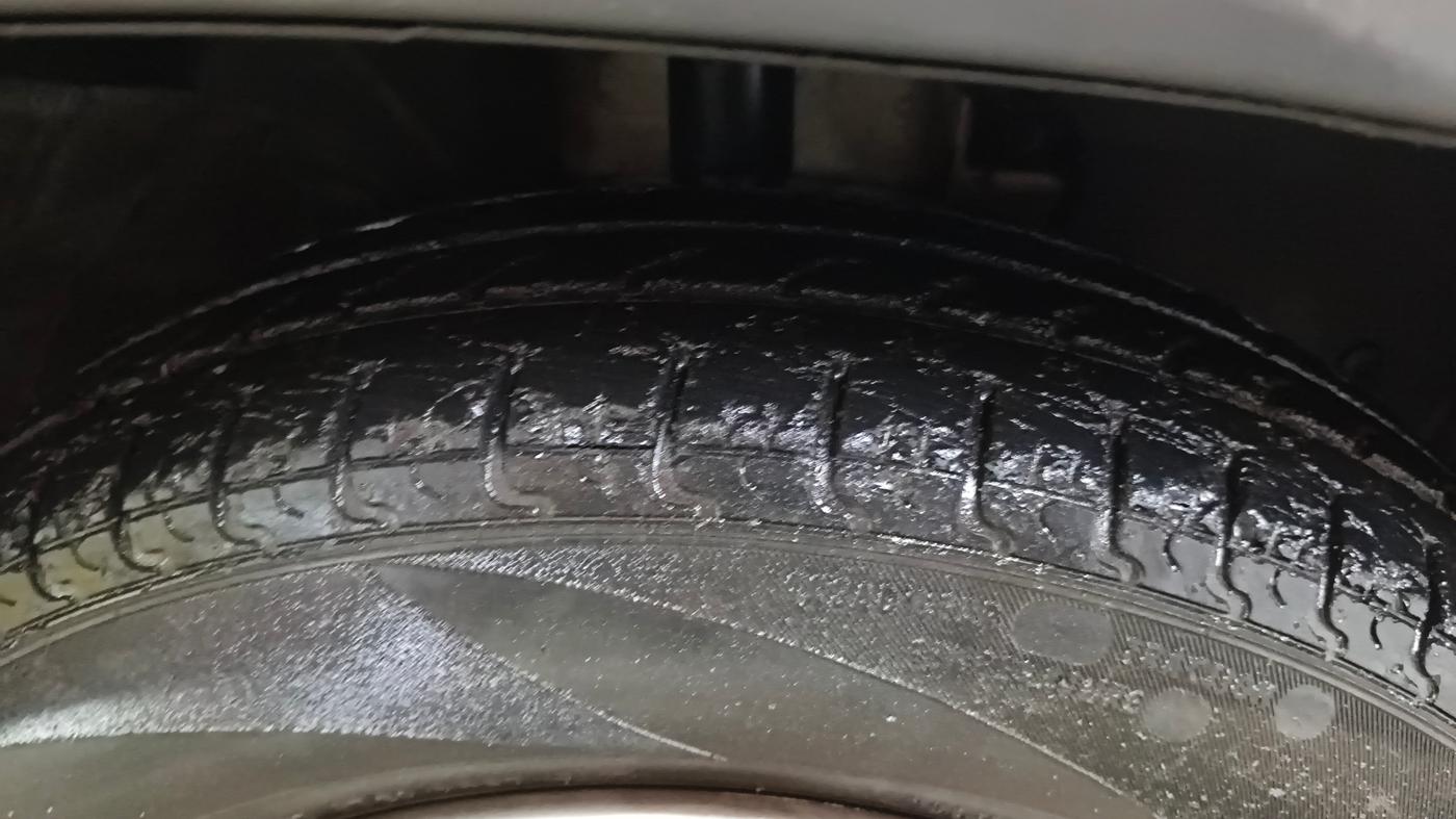 2017 Renault Kwid RXT 1.0 AMT, Petrol, Automatic, 39,054 km, Right Front Tyre Tread