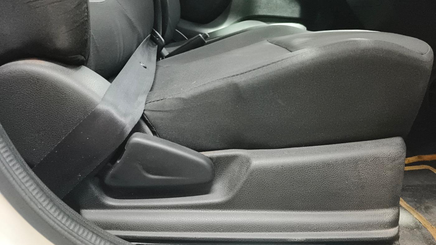 2017 Renault Kwid RXT 1.0 AMT, Petrol, Automatic, 39,054 km, Driver Side Adjustment Panel