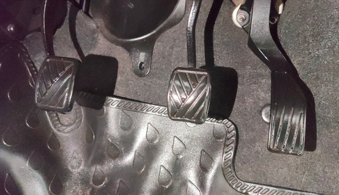 2014 Maruti Ritz VXI, Petrol, Manual, 52,857 km, Pedals