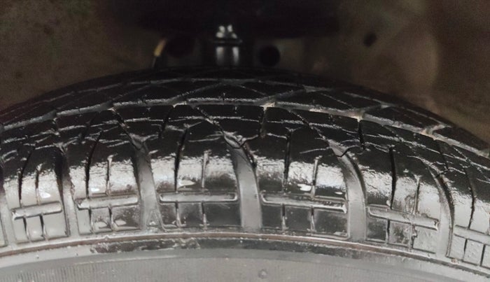 2014 Maruti Ritz VXI, Petrol, Manual, 52,857 km, Right Front Tyre Tread