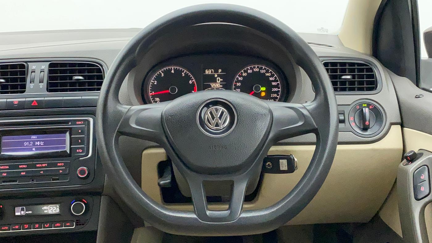 2015 Volkswagen Vento COMFORTLINE TSI AT PETROL, Petrol, Automatic, 72,679 km, Steering Wheel Close Up