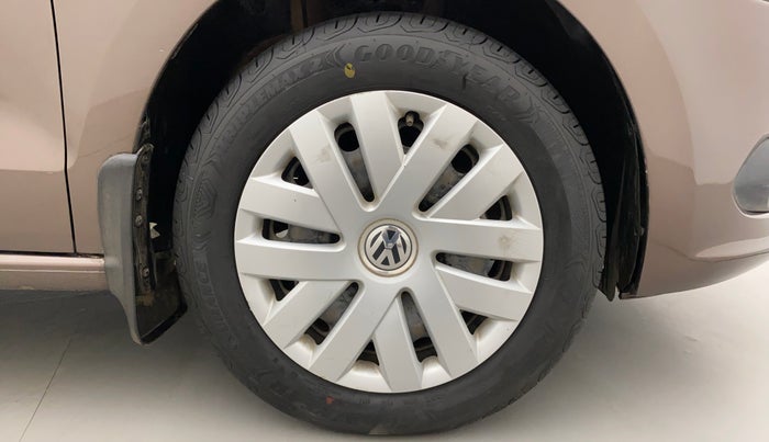 2015 Volkswagen Vento COMFORTLINE TSI AT PETROL, Petrol, Automatic, 72,679 km, Right Front Wheel