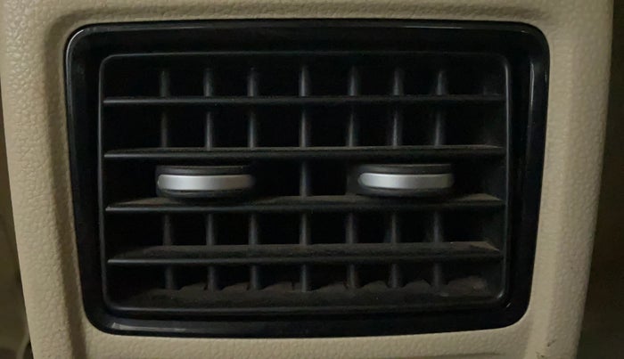 2015 Volkswagen Vento COMFORTLINE TSI AT PETROL, Petrol, Automatic, 72,679 km, Rear AC Vents