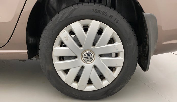 2015 Volkswagen Vento COMFORTLINE TSI AT PETROL, Petrol, Automatic, 72,679 km, Left Rear Wheel