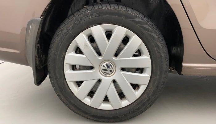 2015 Volkswagen Vento COMFORTLINE TSI AT PETROL, Petrol, Automatic, 72,679 km, Right Rear Wheel