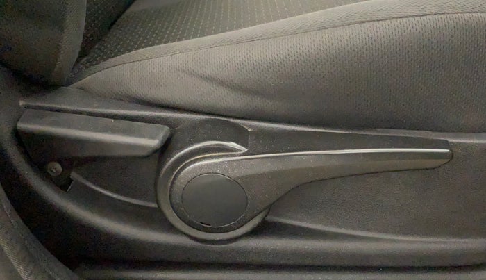 2019 Tata Tiago XZA PETROL, Petrol, Automatic, 40,422 km, Driver Side Adjustment Panel