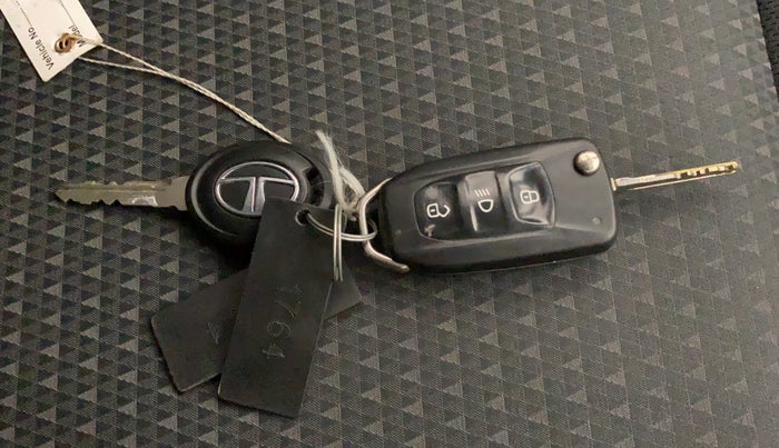 2019 Tata Tiago XZA PETROL, Petrol, Automatic, 40,422 km, Key Close Up