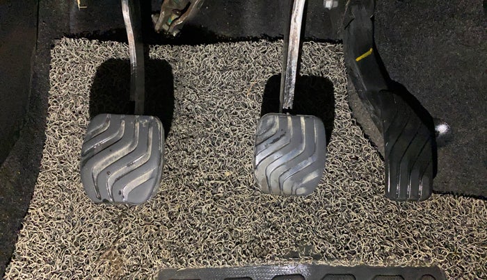 2021 Renault TRIBER RXZ, CNG, Manual, 48,940 km, Pedals