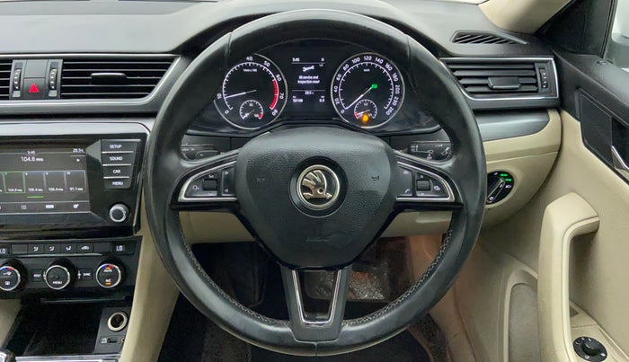 2016 Skoda Superb STYLE 1.8 TSI AT, Petrol, Automatic, 50,577 km, Steering Wheel Close Up