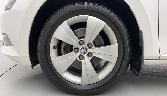 2016 Skoda Superb STYLE 1.8 TSI AT, Petrol, Automatic, 50,577 km, Left Front Wheel