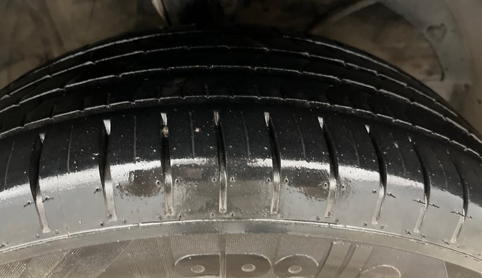 2019 Maruti Baleno ZETA PETROL 1.2, Petrol, Manual, 79,314 km, Right Front Tyre Tread