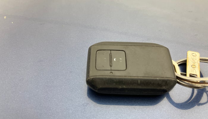 2019 Maruti Baleno ZETA PETROL 1.2, Petrol, Manual, 79,314 km, Key Close Up