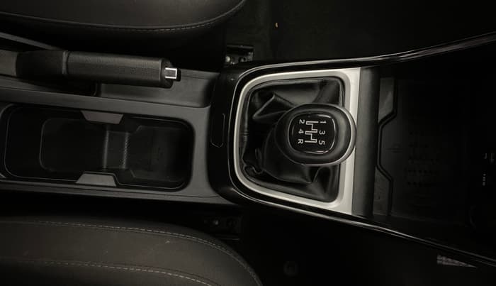 2024 Tata PUNCH  Creative MT Sunroof , Petrol, Manual, 15,446 km, Gear Lever